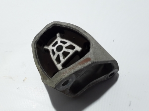  Engine cushion 