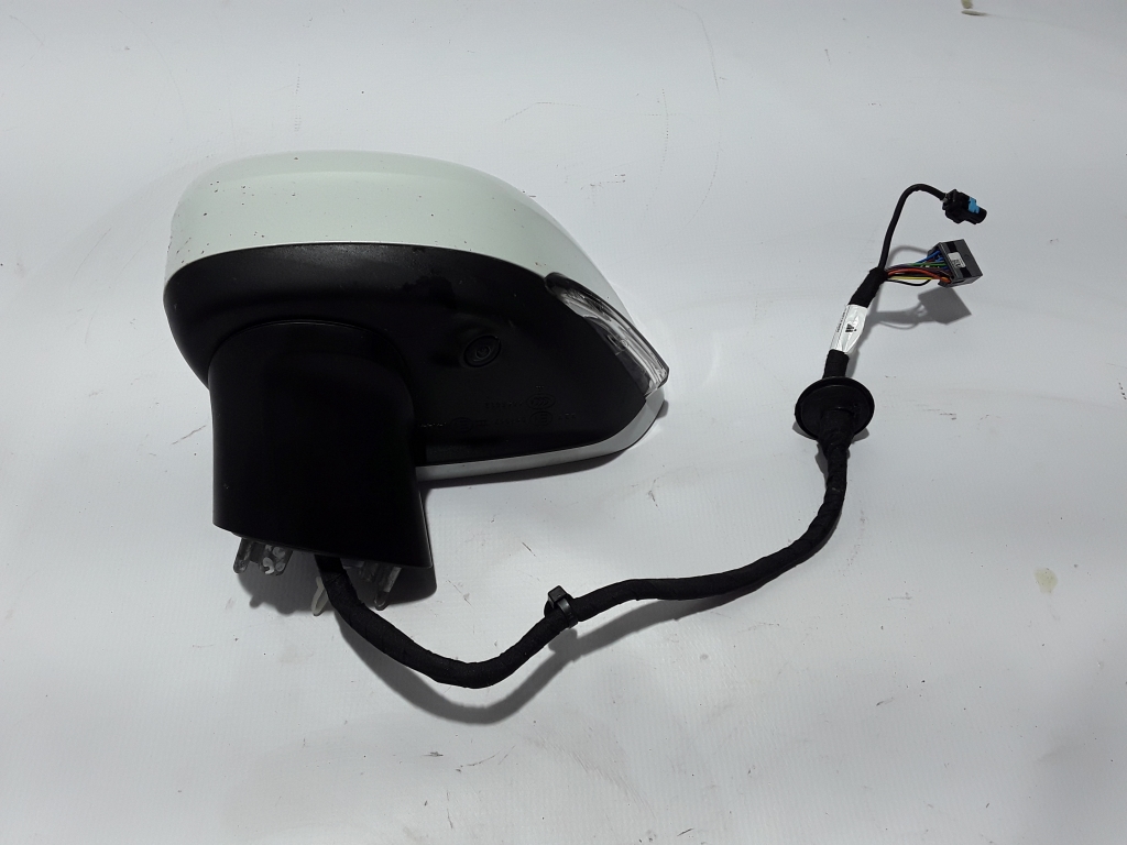 Used VOLVO XC90 Side mirror and its details 31385640