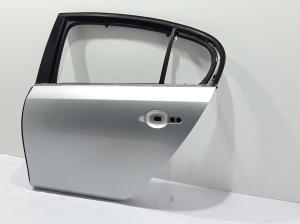  Rear side doors 