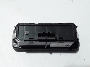 VOLVO XC90 (2015–2024) Trunk opening switch 31376509 - 3
