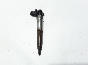  Fuel injector 