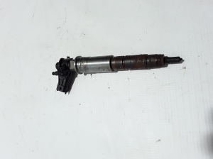  Fuel injector 