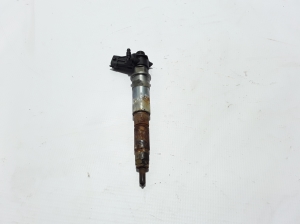  Fuel injector 