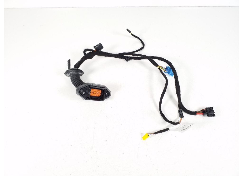 Mercedes Benz S-Class 221 (2005–2013) Muu juhe A2214409035 Mercedes Benz S-Class 221 (2005–2013) Muu juhe A2214409035