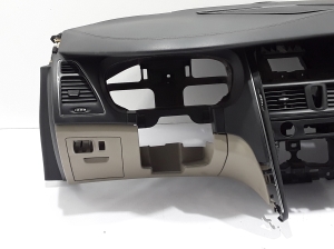 RENAULT Latitude (2010–2017) Armatuurlaud 681008791R - 2