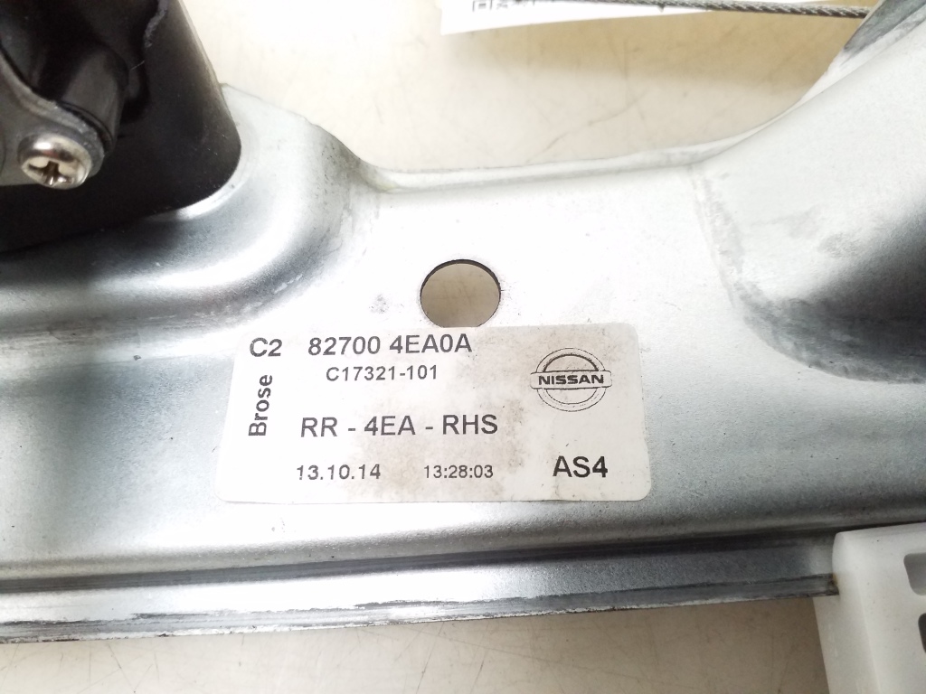 NISSAN Qashqai 2 generation (2013-2023) Bakre høyre dør vindusregulator 827004EA0A 25080770