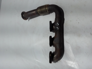  Exhaust manifold 