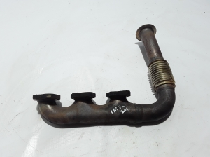  Exhaust manifold 