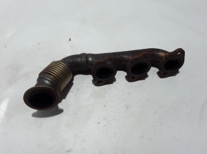   Exhaust manifold 