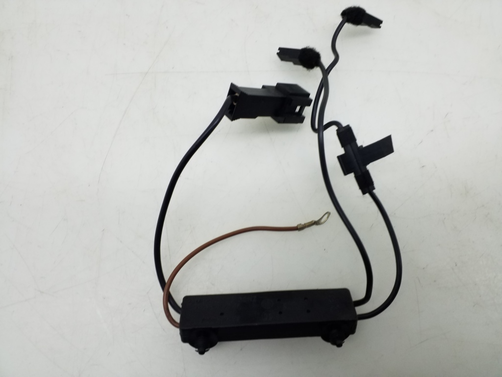 Used Mercedes Benz E-Class Antenna amplifier A2128704589