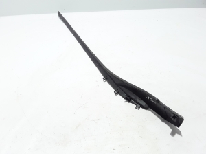  Windscreen strut outer 