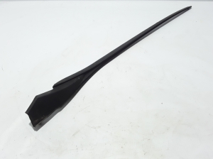   Windscreen strut outer 