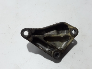  Engine holder 