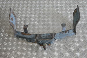 Anhängerkupplung und ihre Teile - E11005950