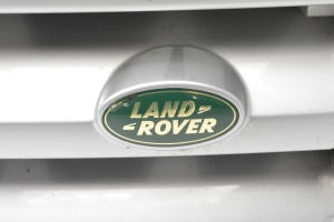 Land Rover Discovery III (2004–2009) Front grille DHB000274 - 3