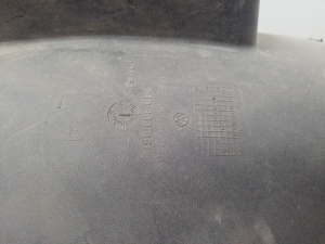 Volkswagen Transporter T5 (2003–2015) Front wheel arch liner 7H0809961A - 3