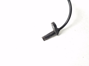 Mercedes Benz E-Class W207 (2009–2017) ABS-Sensor hinten A2075400317 - 2