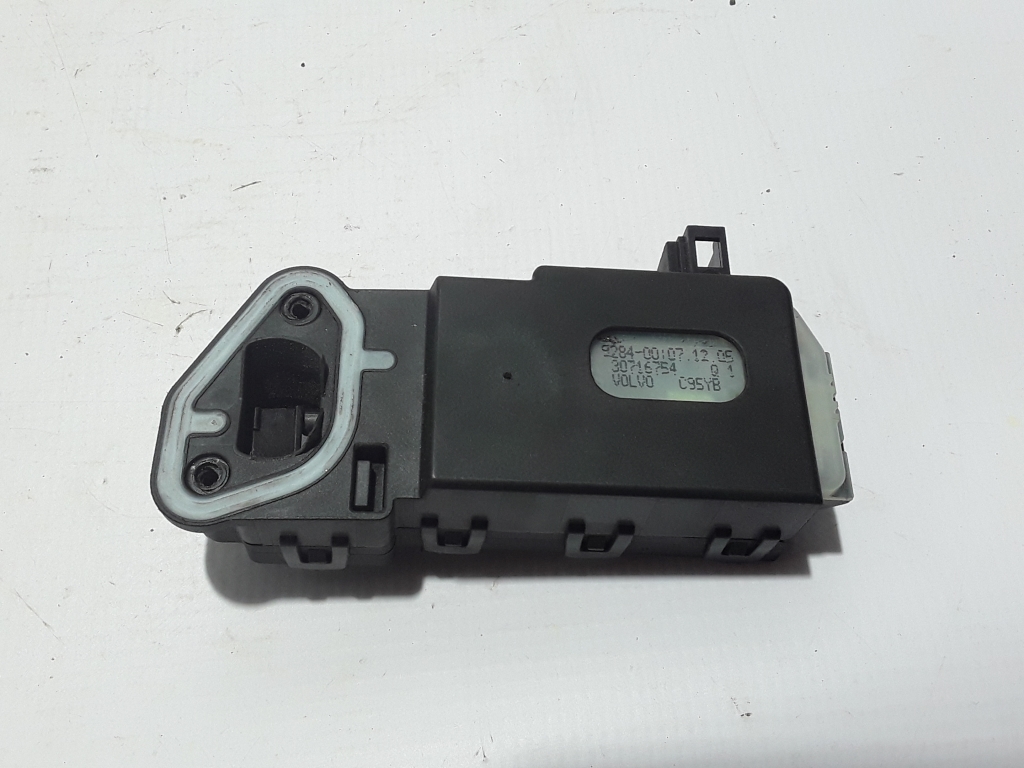 VOLVO V50 1 generation (2003-2012) Kuro (degalų) bako dangtelio užraktas 30716754 22406356