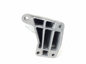Mercedes Benz CLS-Class 218 (2011–2018) Motorhalter A6422235404 - 2