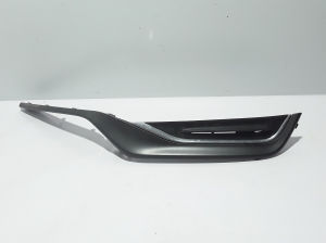  Front bumper trim strip 