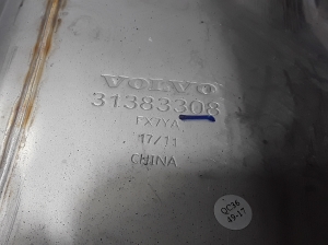 VOLVO V90 (2016–2026) Summuti otsik 31383308 - 3
