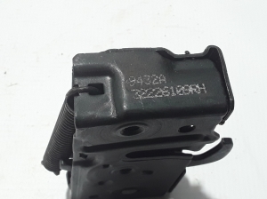  Engine cover lock 