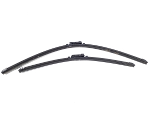  Windshield wiper blades 