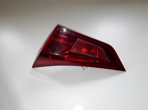 Tail light on trunk lid - 02260