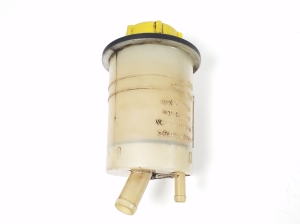 Ausgleichsbehälter Servolenkung - YC153R700A