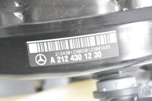Mercedes Benz E-Class W212 (2009–2015) Brake master cylinder A2044300102 - 3