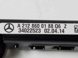Mercedes Benz E-Class W212 (2009–2015) Turvavöö kõrguse regulaator A2128600188 - 2