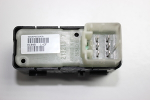 Jeep Grand Cherokee WK (2004–2010) Aizmugurējo sānu durvju stikla slēdzis 04602933AA - 2
