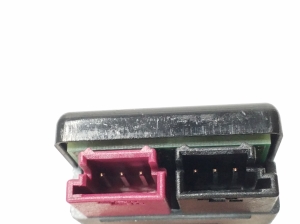 Mercedes Benz E-Class W212 (2009–2015) Antenna amplifier A2129058003 - 3