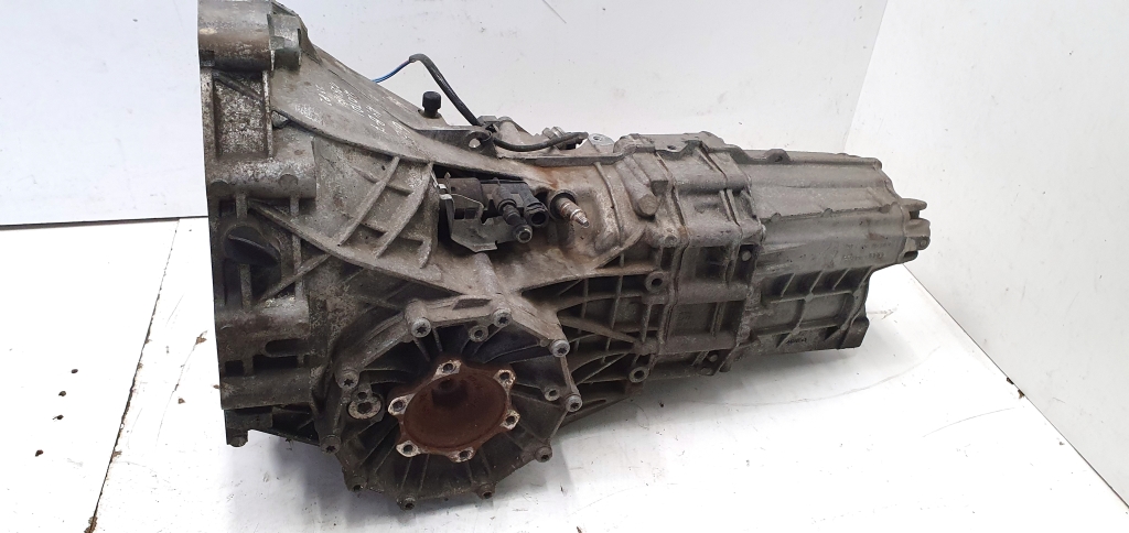 Used AUDI A4 Gearbox 01X 300 044 K