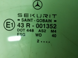 Mercedes Benz CLC-Class 203 (2001–2007) Esiukse klaas A2037250610 - 3