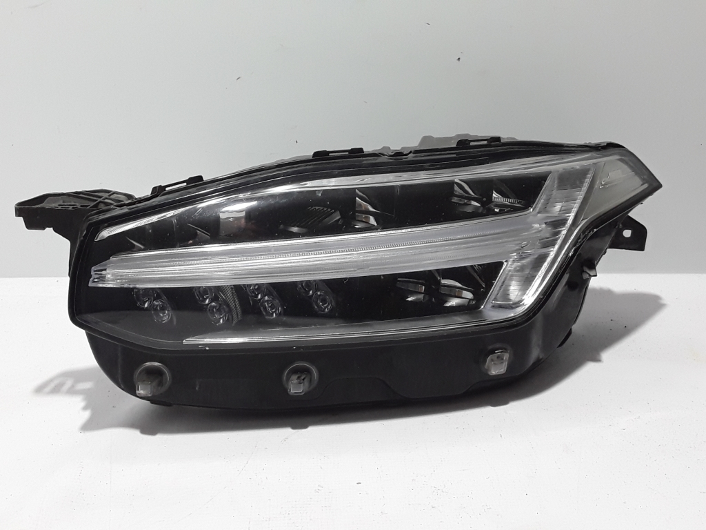 Used VOLVO XC90 Headlights 31656994