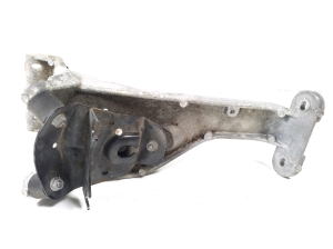 Jaguar XJ (2009–2026) ABS unit bracket C2D4207 - 2