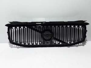  Front grille 