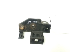   Cooling radiator bracket 