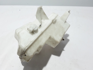 VOLVO V40 (2012–2019) Front washer fluid reservoir 31391615 - 3