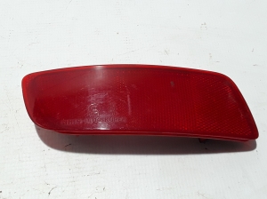 Rear bumper reflector