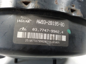 Jaguar XJ (2009–2026) Pidurivõimendi AW932B195BD - 2