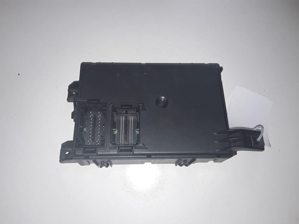 OPEL Corsa D (2006-2020) Fuse box 13301561,401154265,28149369 26257630