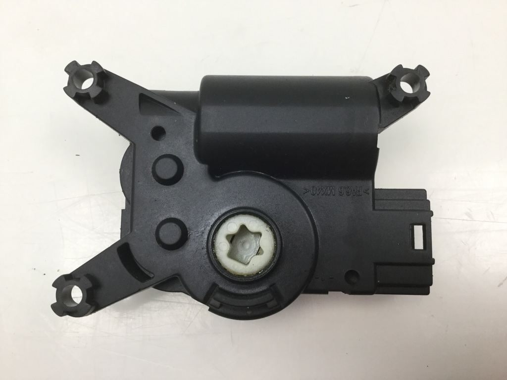Opel Astra H (2004–2010) Salongi soojenduse klapi mootor 52406339 Opel Astra H (2004–2010) Salongi soojenduse klapi mootor 52406339