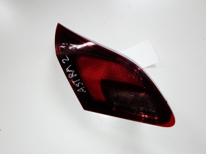 Tail light on trunk lid - 1090098