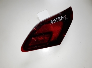 Tail light on trunk lid - 13306586