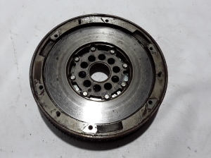   Clutch flywheel 