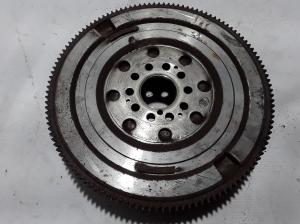  Clutch flywheel 