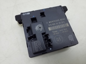 Mercedes Benz CLS-Class 219 (2004–2010) Rear side door control unit A2198200326 - 2