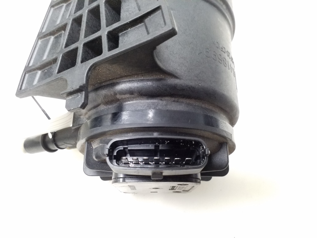 Used Opel Insignia Fuel filter housing 84186991